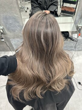 ベル ザ シック(BEL THE CHIC) 【木下限定】20.30代◎シャドールーツ×smoky beige