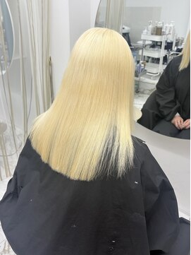 ナナ(NANA) ブロンド/ブリーチ/ハイトーン