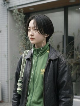 キビト(kibito) 黒髪ショートハンサムショートクールショート前髪なしショート