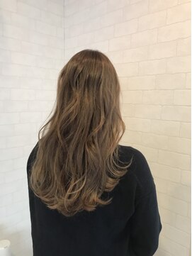 ドール 阪急高槻(DOLL) 透明感あるアッシュベージュ