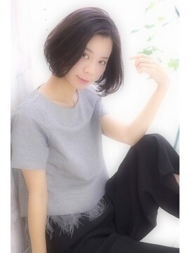 アイビー(Ivy) 伸ばしかけの方にオススメの大人可愛い ボブスタイル