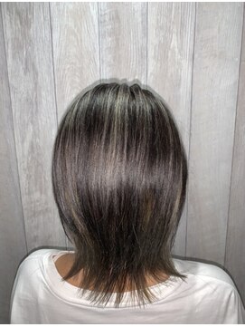 えほん美容室 透明感のあるハイトーンカラー♪