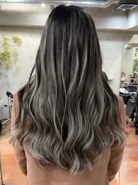 ヨロ 小岩(YOLO) ハイライトカラーミルクティーベージュケアブリーチダブルカラー