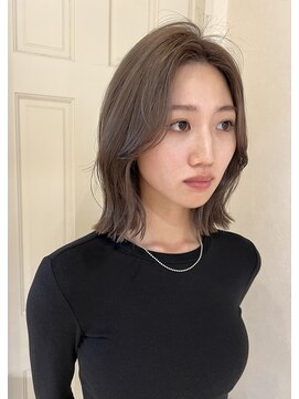 ホテリー(Hotely) 透明感たっぷりなbeige color / くびれミディ