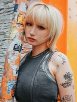 シオン(shion)&nbsp;ホワイトブロンド美髪ミディアムショート_F0266