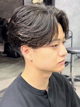 フィフス 大分(fifth) 大分メンズツーブロック刈り上げセンターパートフェザーパーマ