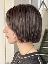 グランツ ノイ(GLANZ Noi)&nbsp;グレージュ切りっぱなしボブ前髪ありミニボブミルクティベージュ