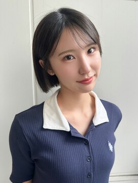 マイラ 銀座(myla) 大人可愛い耳かけ小顔美髪ストレート暗髪切りっぱなしミニボブ