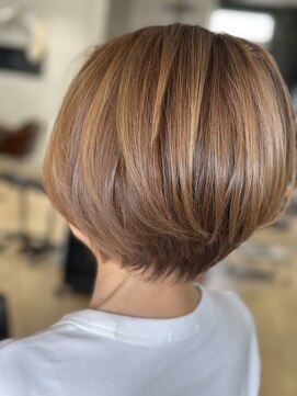 イルファ セイユウ 上野芝店(ehl:fa SEIYU) 白髪ぼかし ショートボブ