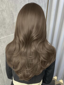 アマトウキョウスマートサロン(AMA TOKYO×Smart Salon) ヘーゼルベージュ　ブリーチなし　レイヤーカット　海外風