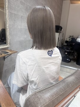 ナズ 函館昭和店(Na'z) 切りっぱなしボブ　ミルクティーグレージュ