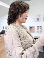 ムロ(Mulo)&nbsp;大人女性のゆるパーマミディアム|30代40代|レイヤースタイル