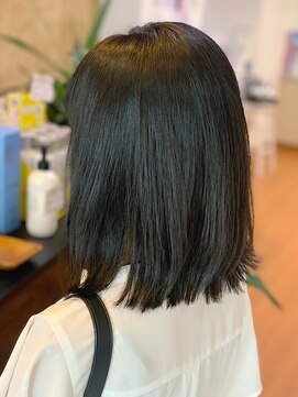 アークスヘアー ダークべージュ大人かわいい暗髪ショート×サラ艶トリートメント