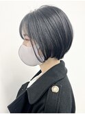 コンパクトでふんわりカールなショートボブ