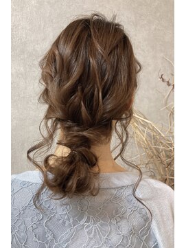 アールイー(Re:) ルーズシニヨンヘア