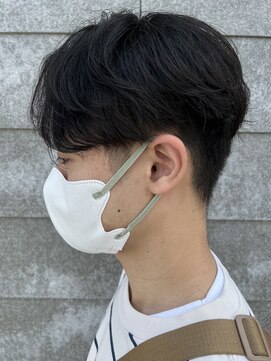 ヒュイル バイ ニアウ(Hwyl by Niau) メンズマッシュパーマセンターパートニュアンスパーマ