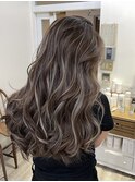 小顔へア アッシュカラーグレージュハイライトカラー◎