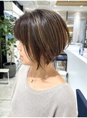 大人ショート/ショートボブ/白髪ぼかしハイライト/武蔵小杉