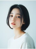 艶感と丸みで大人可愛さを引き出す万能ボブスタイル。」