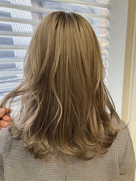 ビグディーサロン(BIGOUDI SALON) 透明感ベージュ