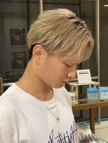 アウラ(AURA)&nbsp;メンズブリーチカラー/フェザーショート/波打ちセンターパート