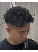 サーフバック　ツイストスパイラル眉カットメンズパーマ