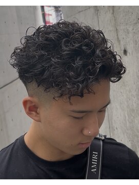 イーラ アメ村店(era) サーフバック　ツイストスパイラル眉カットメンズパーマ