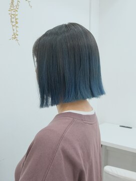 ジュノ(Jeuno) ボブ　グラデーション　ブルー　横浜駅徒歩4分