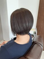 アリー(Ari-) 前下がりボブ