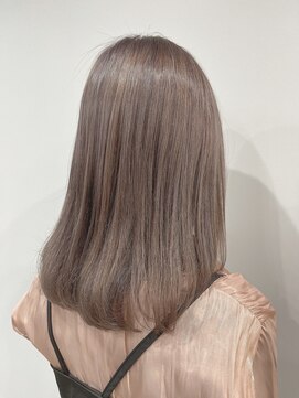 バトー バイ トリコ 船橋北口店(BATEAU by tricot) シルバーベージュ×アディクシーカラー