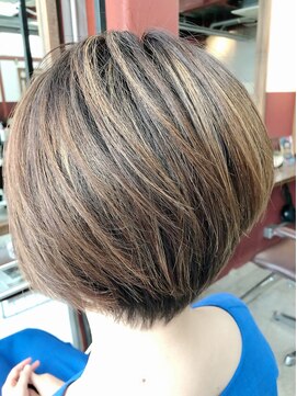 ルーファス 恵比寿 渋谷(Ruufus) 40代白髪ぼかしハイライトショート【Ruufus恵比寿渋谷】202202