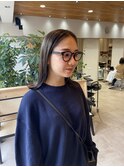 オリーブグレージュ×外ハネセンターパートロブヘアー