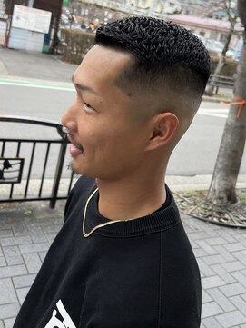 エルハウス(L house...) 【メンズ専門/理容室 】スキンフェード アップバング 束感