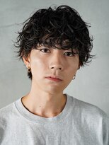 スパイラルパーマ×マッシュスタイルでおしゃれな雰囲気に◎