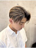 センターパート バレイヤージュ ハイライト フェザーショート