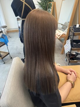 ブローチェラウカ(Broche lauka) メンテカット×シルバーベージュ