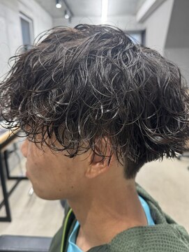 フイ 新宿3丁目(Hui) ハイトーンカラー/マッシュパーマ/アースカラー/men's/