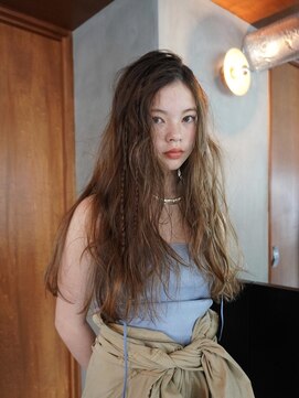 シキムーン 横浜(siki MOON) ハイライトカラー/ロングパーマ/ニュアンスパーマ[横浜/横浜駅]