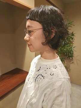 イニ(ini) 須藤 )) くせ毛×ショート