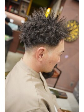 フォーコーナーズカットショップスリーセント 栄(FourCornersCutShop 3/cent) スパイキーアフロ