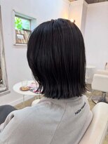 ノーリード(notre Lead) ブルーブラック×切りっぱなしボブ