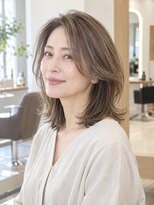 レノマ(renoma) 40代50代 ミディアムレイヤー×外ハネグレージュ