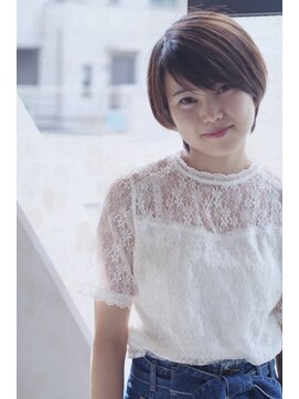 ソラ(sora) 綺麗なシルエットの透け感アメジストショートボブ