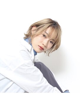 シシ(SiSi) ナチュラルショート×ミルクティーベージュ