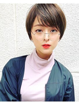 レウナ 外苑前(Reuna) 大人可愛いコンパクトショート　暗めカラーでも可愛い