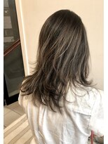 ペネロープ(Penelope)&nbsp;［新宿］セミロングレイヤー/ハイライト/グレージュ　担当　夕島
