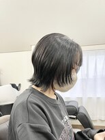 ホンネ(honne.)&nbsp;ダークアッシュ×ウルフ×イメチェンヘアスタイル