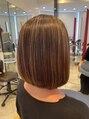 モンジュ ヘアー アートアンドクリエーション(Monjue Hair ART&Creation) 白髪を活かしたハイライトカラーカット。