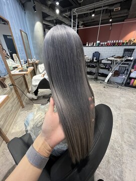 リーオオサカ(Lee Osaka) ブリーチカラー×東芽生