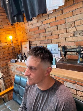 フォーコーナーズ(Four Corners) フェードカット